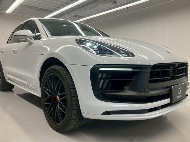 マカン マカンGTS キャララホワイト パノラマルーフ 黒ハーフレザー RSスパイダー純正21AW ハンドルヒーター プライバシーガラス パワステプラス サイドブレードエクステリア同色 ドラレコ エアサス機能360°カメラ(79枚目)