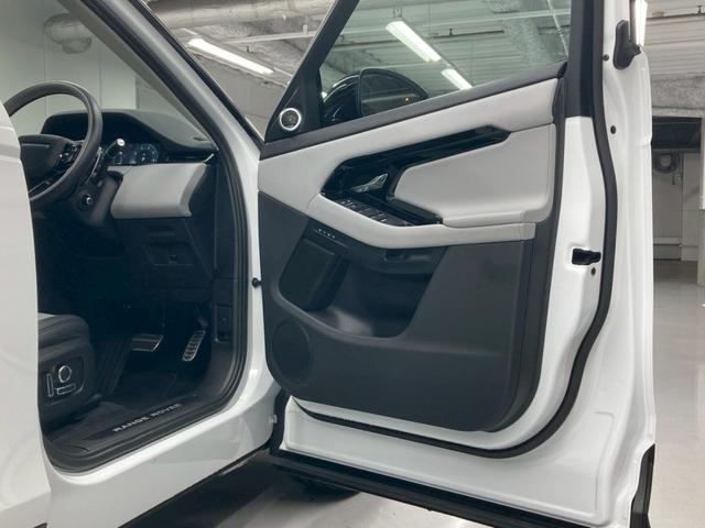 レンジローバーイヴォーク ダイナミック HSE P250 白/黒レザー 純正20AW 電動パノラマルーフ コールドクライメートパック ブラックコントラストルーフ プライバシーガラス ワイヤレス充電 MERIDIAN シャドーグレイアッシュパネル 前後ドラレコ(21枚目)