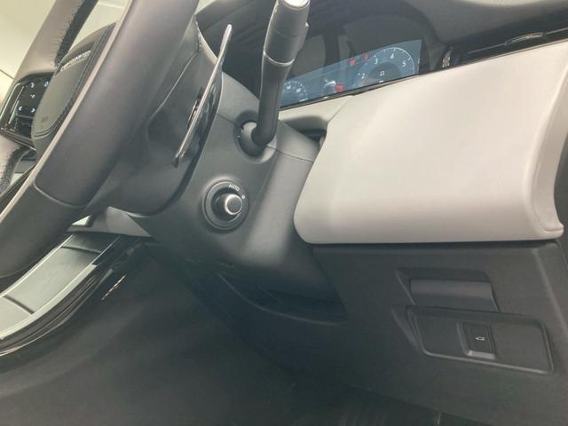 レンジローバーイヴォーク ダイナミック HSE P250 白/黒レザー 純正20AW 電動パノラマルーフ コールドクライメートパック ブラックコントラストルーフ プライバシーガラス ワイヤレス充電 MERIDIAN シャドーグレイアッシュパネル 前後ドラレコ(32枚目)