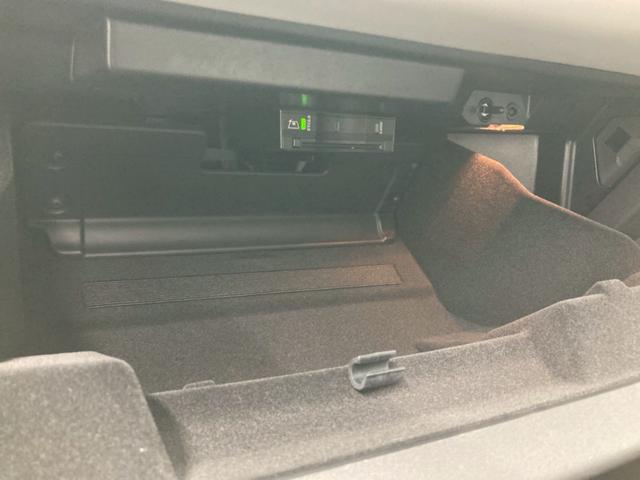 レンジローバーイヴォーク ダイナミック HSE P250 白/黒レザー 純正20AW 電動パノラマルーフ コールドクライメートパック ブラックコントラストルーフ プライバシーガラス ワイヤレス充電 MERIDIAN シャドーグレイアッシュパネル 前後ドラレコ(57枚目)