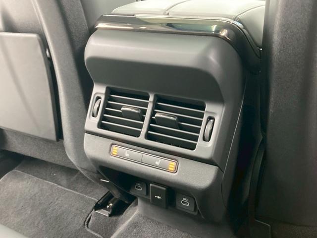 レンジローバーイヴォーク ダイナミック HSE P250 白/黒レザー 純正20AW 電動パノラマルーフ コールドクライメートパック ブラックコントラストルーフ プライバシーガラス ワイヤレス充電 MERIDIAN シャドーグレイアッシュパネル 前後ドラレコ(62枚目)