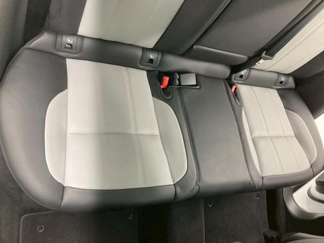 レンジローバーイヴォーク ダイナミック HSE P250 白/黒レザー 純正20AW 電動パノラマルーフ コールドクライメートパック ブラックコントラストルーフ プライバシーガラス ワイヤレス充電 MERIDIAN シャドーグレイアッシュパネル 前後ドラレコ(64枚目)