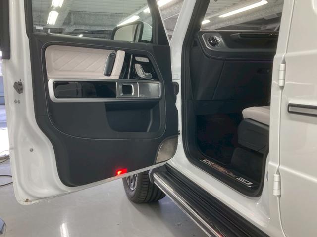 Gクラス G450d ローンチエディション 1オーナー 白レザー 純正20AW ドライビングアシスタンス Burmester 3Dサラウンド 温冷カップホルダー ベンチレーション付きマッサージシート 360°カメラ 全席ヒーター(45枚目)