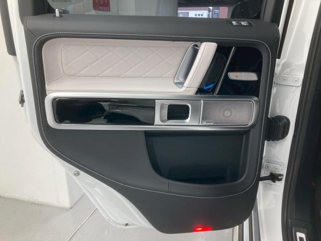 Gクラス G450d ローンチエディション 1オーナー 白レザー 純正20AW ドライビングアシスタンス Burmester 3Dサラウンド 温冷カップホルダー ベンチレーション付きマッサージシート 360°カメラ 全席ヒーター(54枚目)
