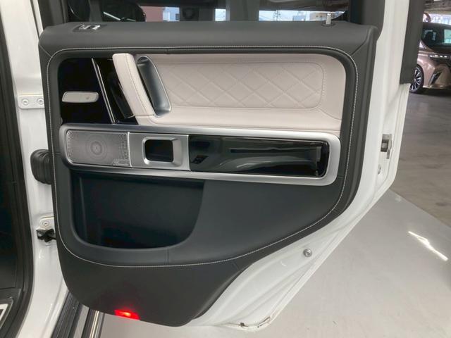 Gクラス G450d ローンチエディション 1オーナー 白レザー 純正20AW ドライビングアシスタンス Burmester 3Dサラウンド 温冷カップホルダー ベンチレーション付きマッサージシート 360°カメラ 全席ヒーター(56枚目)
