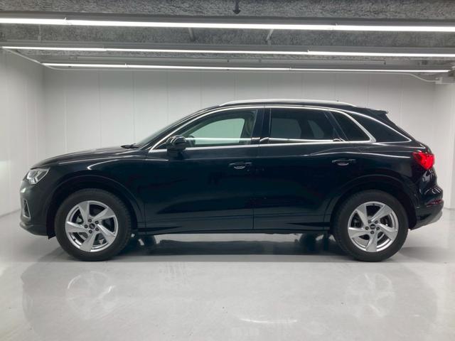 Ｑ３ ３５ＴＤＩクワトロアドバンスド　１オーナー　白レザー　前後ドラレコ　ワイヤレス充電　３６０°カメラ　純正１８ＡＷ　シートヒーター　パワーシート　パワーバックドア　ＡｐｐｌｅＣａｒＰｌａｙ　アンビエントライト　アダプティブクルーズ（17枚目）