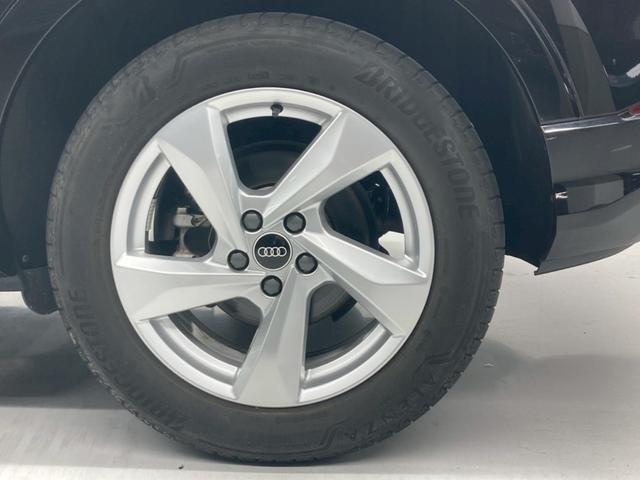 Ｑ３ ３５ＴＤＩクワトロアドバンスド　１オーナー　白レザー　前後ドラレコ　ワイヤレス充電　３６０°カメラ　純正１８ＡＷ　シートヒーター　パワーシート　パワーバックドア　ＡｐｐｌｅＣａｒＰｌａｙ　アンビエントライト　アダプティブクルーズ（19枚目）