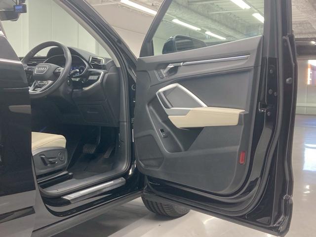 Ｑ３ ３５ＴＤＩクワトロアドバンスド　１オーナー　白レザー　前後ドラレコ　ワイヤレス充電　３６０°カメラ　純正１８ＡＷ　シートヒーター　パワーシート　パワーバックドア　ＡｐｐｌｅＣａｒＰｌａｙ　アンビエントライト　アダプティブクルーズ（20枚目）
