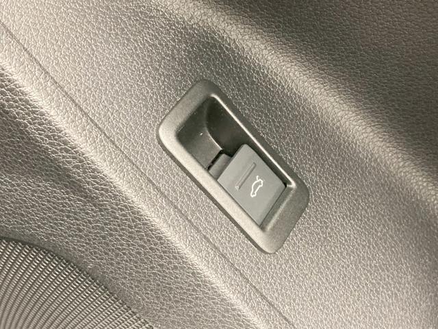 Ｑ３ ３５ＴＤＩクワトロアドバンスド　１オーナー　白レザー　前後ドラレコ　ワイヤレス充電　３６０°カメラ　純正１８ＡＷ　シートヒーター　パワーシート　パワーバックドア　ＡｐｐｌｅＣａｒＰｌａｙ　アンビエントライト　アダプティブクルーズ（23枚目）