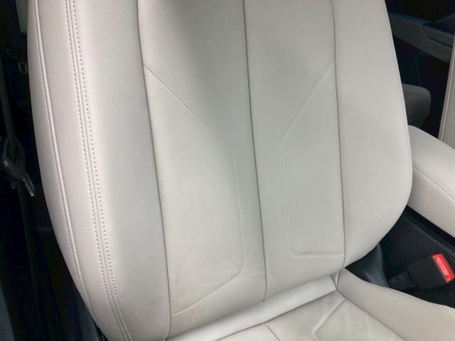 Ｑ３ ３５ＴＤＩクワトロアドバンスド　１オーナー　白レザー　前後ドラレコ　ワイヤレス充電　３６０°カメラ　純正１８ＡＷ　シートヒーター　パワーシート　パワーバックドア　ＡｐｐｌｅＣａｒＰｌａｙ　アンビエントライト　アダプティブクルーズ（26枚目）