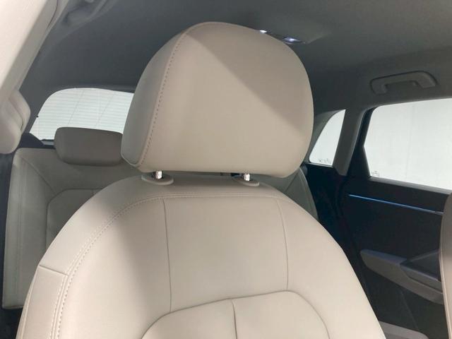 Ｑ３ ３５ＴＤＩクワトロアドバンスド　１オーナー　白レザー　前後ドラレコ　ワイヤレス充電　３６０°カメラ　純正１８ＡＷ　シートヒーター　パワーシート　パワーバックドア　ＡｐｐｌｅＣａｒＰｌａｙ　アンビエントライト　アダプティブクルーズ（27枚目）