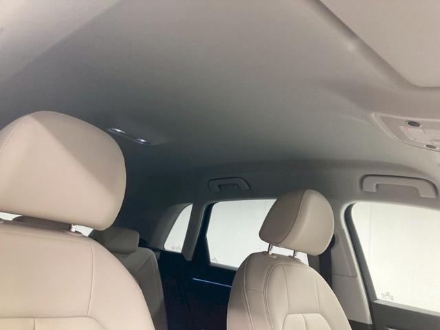 Ｑ３ ３５ＴＤＩクワトロアドバンスド　１オーナー　白レザー　前後ドラレコ　ワイヤレス充電　３６０°カメラ　純正１８ＡＷ　シートヒーター　パワーシート　パワーバックドア　ＡｐｐｌｅＣａｒＰｌａｙ　アンビエントライト　アダプティブクルーズ（28枚目）