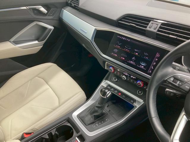 Ｑ３ ３５ＴＤＩクワトロアドバンスド　１オーナー　白レザー　前後ドラレコ　ワイヤレス充電　３６０°カメラ　純正１８ＡＷ　シートヒーター　パワーシート　パワーバックドア　ＡｐｐｌｅＣａｒＰｌａｙ　アンビエントライト　アダプティブクルーズ（32枚目）