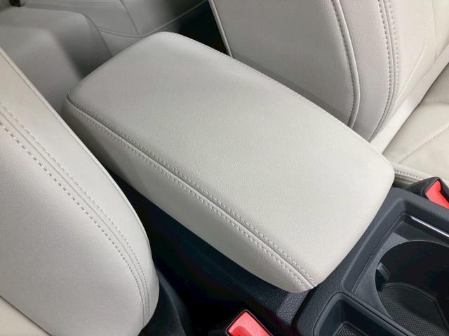 Ｑ３ ３５ＴＤＩクワトロアドバンスド　１オーナー　白レザー　前後ドラレコ　ワイヤレス充電　３６０°カメラ　純正１８ＡＷ　シートヒーター　パワーシート　パワーバックドア　ＡｐｐｌｅＣａｒＰｌａｙ　アンビエントライト　アダプティブクルーズ（41枚目）