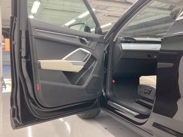 Ｑ３ ３５ＴＤＩクワトロアドバンスド　１オーナー　白レザー　前後ドラレコ　ワイヤレス充電　３６０°カメラ　純正１８ＡＷ　シートヒーター　パワーシート　パワーバックドア　ＡｐｐｌｅＣａｒＰｌａｙ　アンビエントライト　アダプティブクルーズ（44枚目）