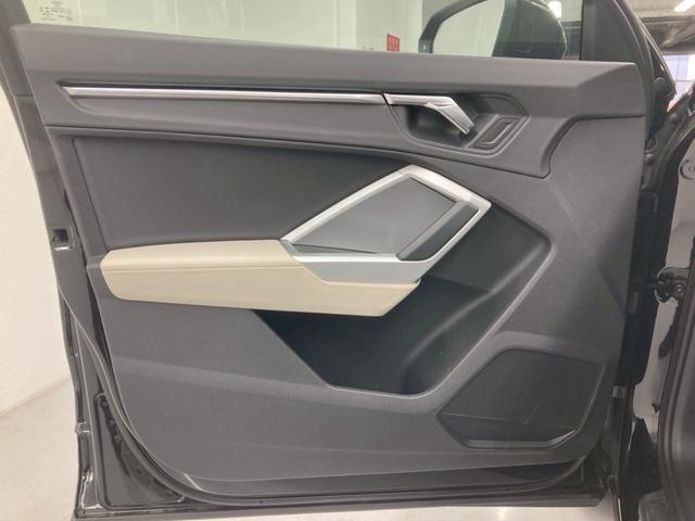Ｑ３ ３５ＴＤＩクワトロアドバンスド　１オーナー　白レザー　前後ドラレコ　ワイヤレス充電　３６０°カメラ　純正１８ＡＷ　シートヒーター　パワーシート　パワーバックドア　ＡｐｐｌｅＣａｒＰｌａｙ　アンビエントライト　アダプティブクルーズ（45枚目）