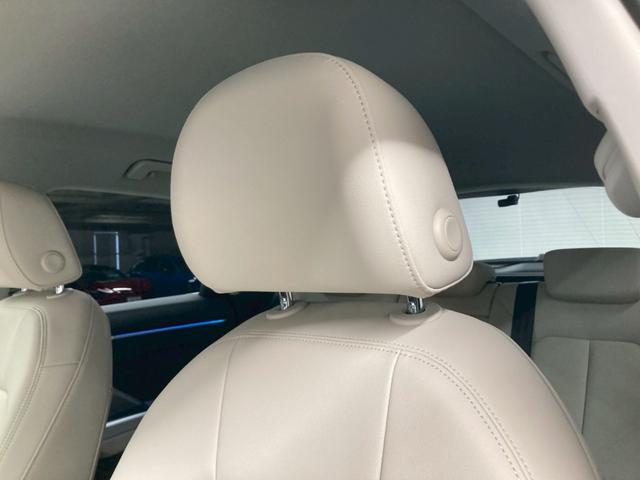 Ｑ３ ３５ＴＤＩクワトロアドバンスド　１オーナー　白レザー　前後ドラレコ　ワイヤレス充電　３６０°カメラ　純正１８ＡＷ　シートヒーター　パワーシート　パワーバックドア　ＡｐｐｌｅＣａｒＰｌａｙ　アンビエントライト　アダプティブクルーズ（50枚目）