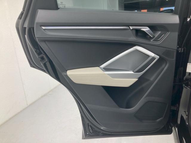 Ｑ３ ３５ＴＤＩクワトロアドバンスド　１オーナー　白レザー　前後ドラレコ　ワイヤレス充電　３６０°カメラ　純正１８ＡＷ　シートヒーター　パワーシート　パワーバックドア　ＡｐｐｌｅＣａｒＰｌａｙ　アンビエントライト　アダプティブクルーズ（54枚目）