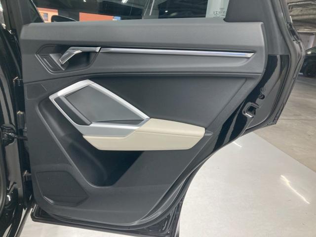 Ｑ３ ３５ＴＤＩクワトロアドバンスド　１オーナー　白レザー　前後ドラレコ　ワイヤレス充電　３６０°カメラ　純正１８ＡＷ　シートヒーター　パワーシート　パワーバックドア　ＡｐｐｌｅＣａｒＰｌａｙ　アンビエントライト　アダプティブクルーズ（55枚目）