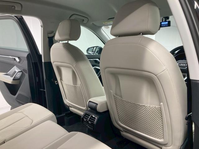 Ｑ３ ３５ＴＤＩクワトロアドバンスド　１オーナー　白レザー　前後ドラレコ　ワイヤレス充電　３６０°カメラ　純正１８ＡＷ　シートヒーター　パワーシート　パワーバックドア　ＡｐｐｌｅＣａｒＰｌａｙ　アンビエントライト　アダプティブクルーズ（57枚目）