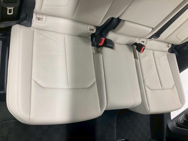 Ｑ３ ３５ＴＤＩクワトロアドバンスド　１オーナー　白レザー　前後ドラレコ　ワイヤレス充電　３６０°カメラ　純正１８ＡＷ　シートヒーター　パワーシート　パワーバックドア　ＡｐｐｌｅＣａｒＰｌａｙ　アンビエントライト　アダプティブクルーズ（60枚目）