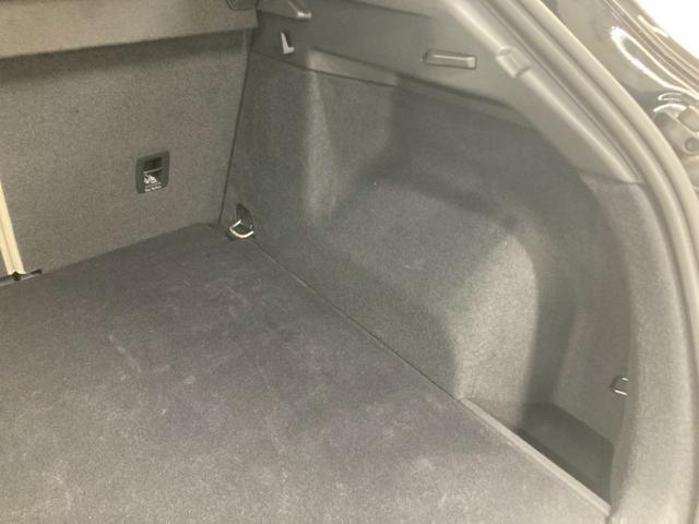 Ｑ３ ３５ＴＤＩクワトロアドバンスド　１オーナー　白レザー　前後ドラレコ　ワイヤレス充電　３６０°カメラ　純正１８ＡＷ　シートヒーター　パワーシート　パワーバックドア　ＡｐｐｌｅＣａｒＰｌａｙ　アンビエントライト　アダプティブクルーズ（67枚目）