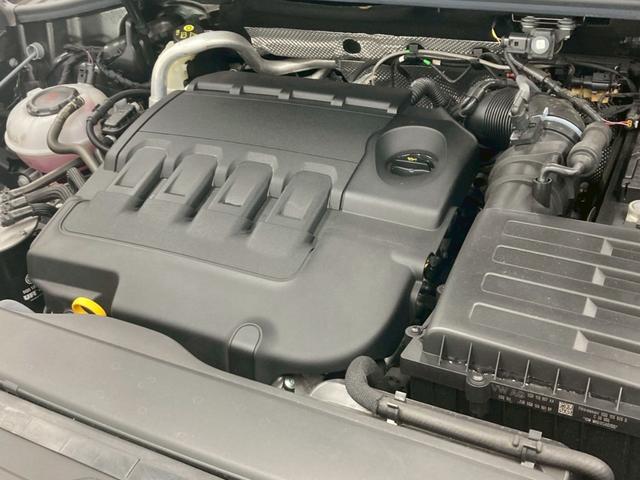 Ｑ３ ３５ＴＤＩクワトロアドバンスド　１オーナー　白レザー　前後ドラレコ　ワイヤレス充電　３６０°カメラ　純正１８ＡＷ　シートヒーター　パワーシート　パワーバックドア　ＡｐｐｌｅＣａｒＰｌａｙ　アンビエントライト　アダプティブクルーズ（74枚目）