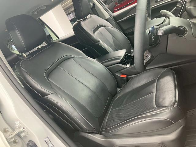 ジープ・グランドチェロキーL リミテッド 1オーナー 黒レザー 純正18AW TV・ナビ 前後ドラレコ HUD 360°カメラ ワイヤレスApple CarPlay 電動リアゲート ALPINE アダプティブクルーズ 温冷シート ETC2.0(4枚目)