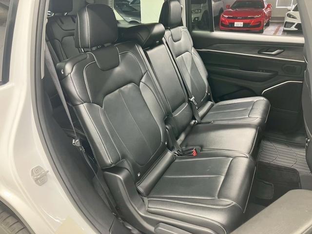 ジープ・グランドチェロキーL リミテッド 1オーナー 黒レザー 純正18AW TV・ナビ 前後ドラレコ HUD 360°カメラ ワイヤレスApple CarPlay 電動リアゲート ALPINE アダプティブクルーズ 温冷シート ETC2.0(6枚目)