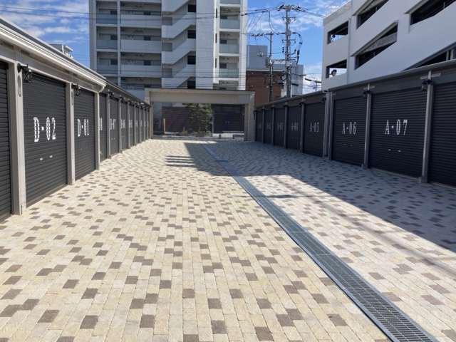 ジープ・グランドチェロキーL リミテッド 1オーナー 黒レザー 純正18AW TV・ナビ 前後ドラレコ HUD 360°カメラ ワイヤレスApple CarPlay 電動リアゲート ALPINE アダプティブクルーズ 温冷シート ETC2.0(10枚目)