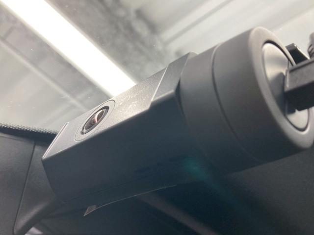 パナメーラ ＧＴＳ　１オーナー　ＯＰ２００　黒ハーフレザー　ＴＶ　ＰＤＣＣ　純正２０ＡＷサテンブラック　スポエグ　インテリアＰＫＧ　カーマインレッド　リアアクスル　レーンキプ　ポルシェエントリードライブ　プライバシガラス（7枚目）