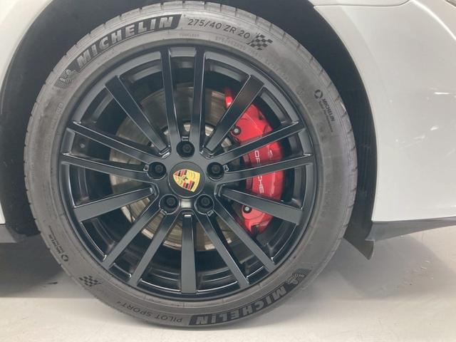 パナメーラ ＧＴＳ　１オーナー　ＯＰ２００　黒ハーフレザー　ＴＶ　ＰＤＣＣ　純正２０ＡＷサテンブラック　スポエグ　インテリアＰＫＧ　カーマインレッド　リアアクスル　レーンキプ　ポルシェエントリードライブ　プライバシガラス（12枚目）