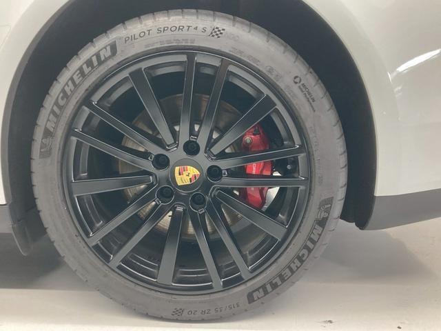 パナメーラ ＧＴＳ　１オーナー　ＯＰ２００　黒ハーフレザー　ＴＶ　ＰＤＣＣ　純正２０ＡＷサテンブラック　スポエグ　インテリアＰＫＧ　カーマインレッド　リアアクスル　レーンキプ　ポルシェエントリードライブ　プライバシガラス（19枚目）