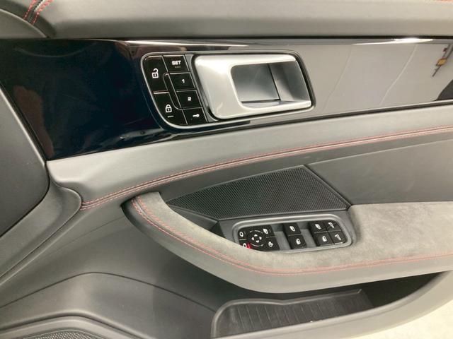 パナメーラ ＧＴＳ　１オーナー　ＯＰ２００　黒ハーフレザー　ＴＶ　ＰＤＣＣ　純正２０ＡＷサテンブラック　スポエグ　インテリアＰＫＧ　カーマインレッド　リアアクスル　レーンキプ　ポルシェエントリードライブ　プライバシガラス（22枚目）