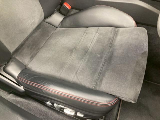 パナメーラ ＧＴＳ　１オーナー　ＯＰ２００　黒ハーフレザー　ＴＶ　ＰＤＣＣ　純正２０ＡＷサテンブラック　スポエグ　インテリアＰＫＧ　カーマインレッド　リアアクスル　レーンキプ　ポルシェエントリードライブ　プライバシガラス（26枚目）