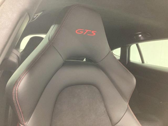 パナメーラ ＧＴＳ　１オーナー　ＯＰ２００　黒ハーフレザー　ＴＶ　ＰＤＣＣ　純正２０ＡＷサテンブラック　スポエグ　インテリアＰＫＧ　カーマインレッド　リアアクスル　レーンキプ　ポルシェエントリードライブ　プライバシガラス（28枚目）