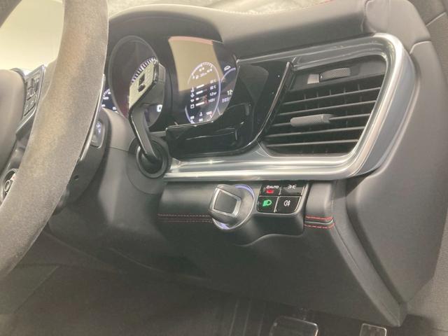 パナメーラ ＧＴＳ　１オーナー　ＯＰ２００　黒ハーフレザー　ＴＶ　ＰＤＣＣ　純正２０ＡＷサテンブラック　スポエグ　インテリアＰＫＧ　カーマインレッド　リアアクスル　レーンキプ　ポルシェエントリードライブ　プライバシガラス（30枚目）