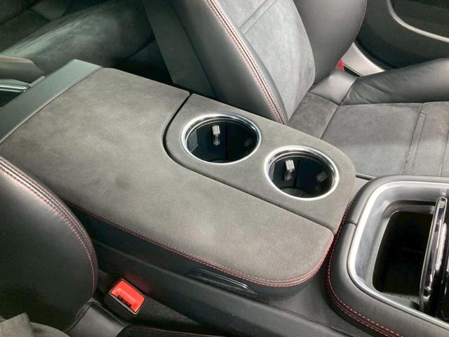 パナメーラ ＧＴＳ　１オーナー　ＯＰ２００　黒ハーフレザー　ＴＶ　ＰＤＣＣ　純正２０ＡＷサテンブラック　スポエグ　インテリアＰＫＧ　カーマインレッド　リアアクスル　レーンキプ　ポルシェエントリードライブ　プライバシガラス（43枚目）