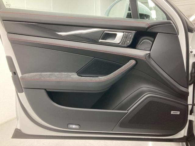 パナメーラ ＧＴＳ　１オーナー　ＯＰ２００　黒ハーフレザー　ＴＶ　ＰＤＣＣ　純正２０ＡＷサテンブラック　スポエグ　インテリアＰＫＧ　カーマインレッド　リアアクスル　レーンキプ　ポルシェエントリードライブ　プライバシガラス（47枚目）