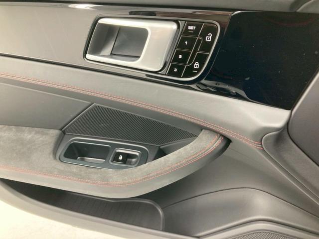 パナメーラ ＧＴＳ　１オーナー　ＯＰ２００　黒ハーフレザー　ＴＶ　ＰＤＣＣ　純正２０ＡＷサテンブラック　スポエグ　インテリアＰＫＧ　カーマインレッド　リアアクスル　レーンキプ　ポルシェエントリードライブ　プライバシガラス（48枚目）