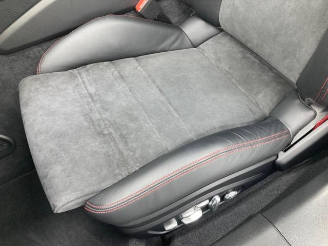 パナメーラ ＧＴＳ　１オーナー　ＯＰ２００　黒ハーフレザー　ＴＶ　ＰＤＣＣ　純正２０ＡＷサテンブラック　スポエグ　インテリアＰＫＧ　カーマインレッド　リアアクスル　レーンキプ　ポルシェエントリードライブ　プライバシガラス（50枚目）