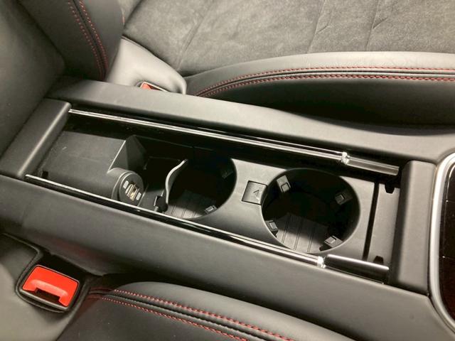 パナメーラ ＧＴＳ　１オーナー　ＯＰ２００　黒ハーフレザー　ＴＶ　ＰＤＣＣ　純正２０ＡＷサテンブラック　スポエグ　インテリアＰＫＧ　カーマインレッド　リアアクスル　レーンキプ　ポルシェエントリードライブ　プライバシガラス（60枚目）