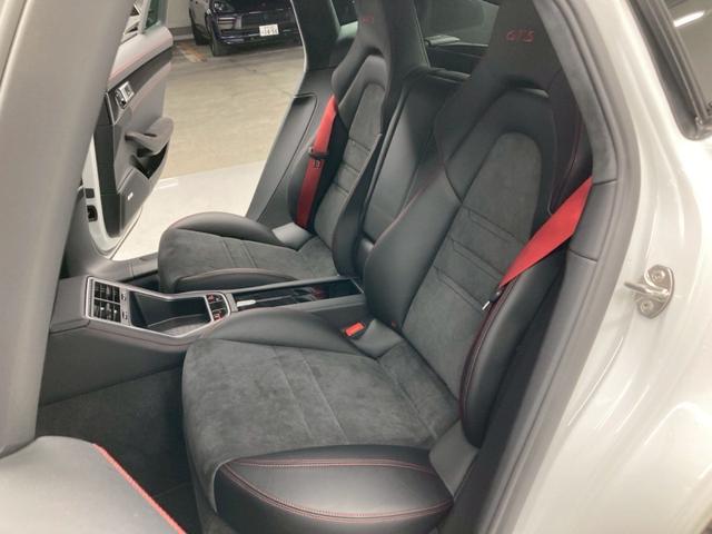 パナメーラ ＧＴＳ　１オーナー　ＯＰ２００　黒ハーフレザー　ＴＶ　ＰＤＣＣ　純正２０ＡＷサテンブラック　スポエグ　インテリアＰＫＧ　カーマインレッド　リアアクスル　レーンキプ　ポルシェエントリードライブ　プライバシガラス（61枚目）