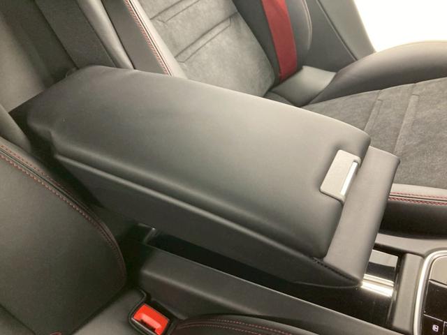 パナメーラ ＧＴＳ　１オーナー　ＯＰ２００　黒ハーフレザー　ＴＶ　ＰＤＣＣ　純正２０ＡＷサテンブラック　スポエグ　インテリアＰＫＧ　カーマインレッド　リアアクスル　レーンキプ　ポルシェエントリードライブ　プライバシガラス（64枚目）