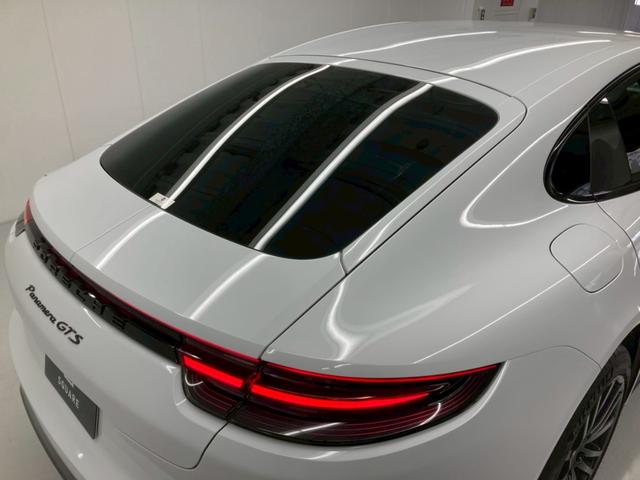 パナメーラ ＧＴＳ　１オーナー　ＯＰ２００　黒ハーフレザー　ＴＶ　ＰＤＣＣ　純正２０ＡＷサテンブラック　スポエグ　インテリアＰＫＧ　カーマインレッド　リアアクスル　レーンキプ　ポルシェエントリードライブ　プライバシガラス（77枚目）