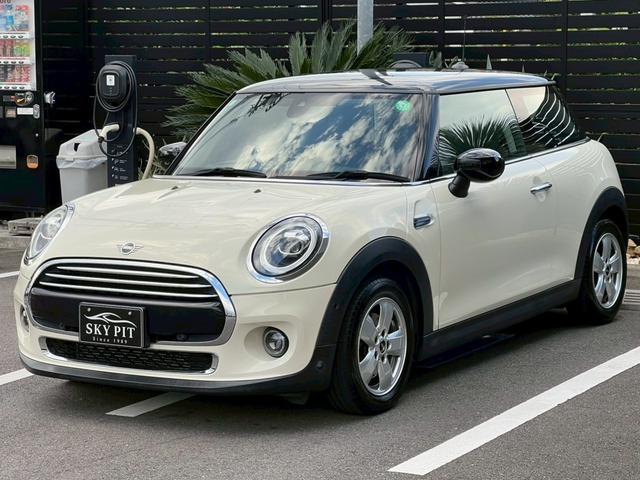 MINI クーパーD 液晶メーター:アクティブクルーズ:ヘッドアップディスプレイ:スマートキー:LEDフォグ:純正ナビ:Bluetooth:Pスタート:ユニオンジャックテールライト:ディーラー記録簿(8枚目)