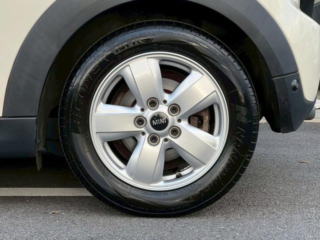 MINI クーパーD 液晶メーター:アクティブクルーズ:ヘッドアップディスプレイ:スマートキー:LEDフォグ:純正ナビ:Bluetooth:Pスタート:ユニオンジャックテールライト:ディーラー記録簿(13枚目)