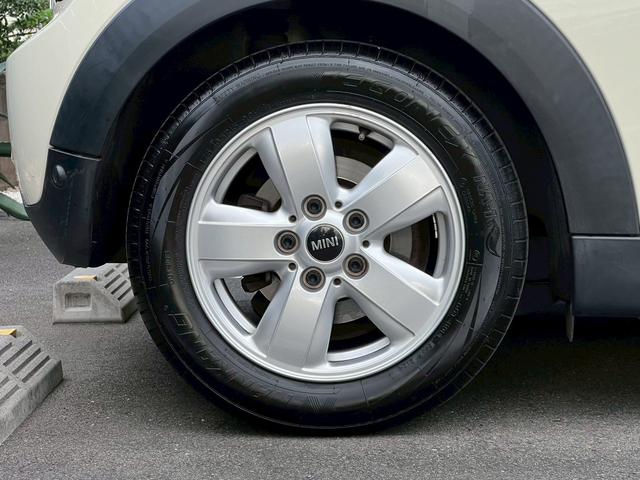 MINI クーパーD 液晶メーター:アクティブクルーズ:ヘッドアップディスプレイ:スマートキー:LEDフォグ:純正ナビ:Bluetooth:Pスタート:ユニオンジャックテールライト:ディーラー記録簿(14枚目)