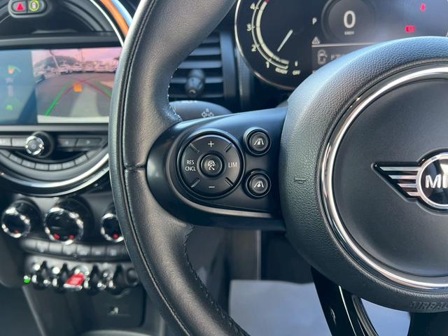 MINI クーパーD 液晶メーター:アクティブクルーズ:ヘッドアップディスプレイ:スマートキー:LEDフォグ:純正ナビ:Bluetooth:Pスタート:ユニオンジャックテールライト:ディーラー記録簿(25枚目)