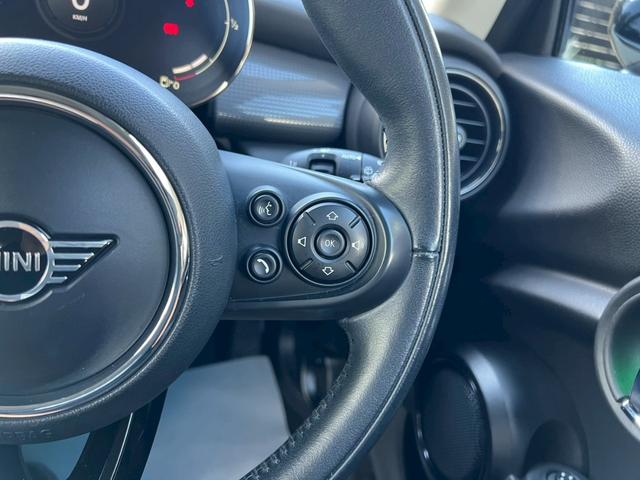 MINI クーパーD 液晶メーター:アクティブクルーズ:ヘッドアップディスプレイ:スマートキー:LEDフォグ:純正ナビ:Bluetooth:Pスタート:ユニオンジャックテールライト:ディーラー記録簿(26枚目)